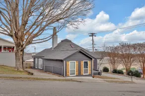 Charming 3BR Near Lakes, Parks & Downtown LC! - Image 2