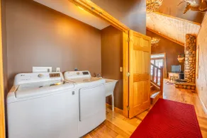 WH69-Private Lodge, Fire Pit! Hot tub! Pets ok! A/C - Image 3
