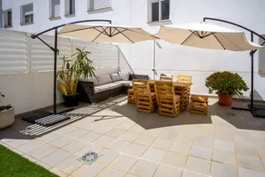 Cute and bright flat with A/C | Garage and patio - Image 3