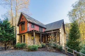 River’s Edge Lodge | Toccoa River Rustic Cabin R - Image 4