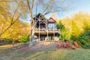River’s Edge Lodge | Toccoa River Rustic Cabin R - Image 5