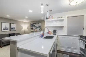 Perfect Lincoln Park Retreat - Walk to Depaul! - Image 2