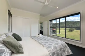 Modern Country Escape. Luxury Self Contained Villa - Image 3