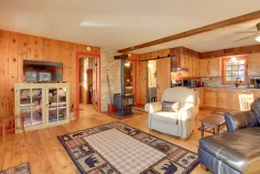 NEU! Serene Lakefront Cabin mit Bootsanlegestelle und Balkon - Image 2