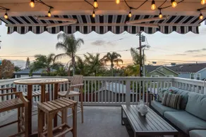Montgomery \"North\" - Ocean views with a short walk everywhere with beach gear! - Image 3