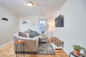 Coziest Apex 3BR Cottage - 5 Min. Walk to Downtown - Image 2