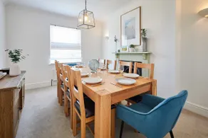 Host & Stay - Osborne House - Image 4