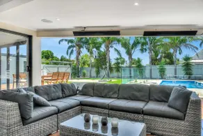 Malibu Palms - Echuca Holiday Homes - Image 2