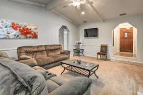 NY! Granbury Lake Getaway <2 Mi til Historic Dwtn - Image 2