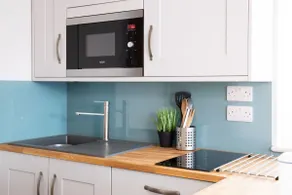 Stylish & cosy annexe in pretty sailing village - Image 3