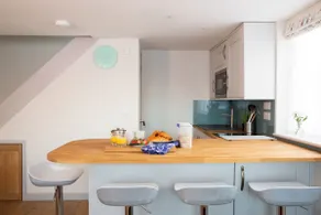 Stylish & cosy annexe in pretty sailing village - Image 2