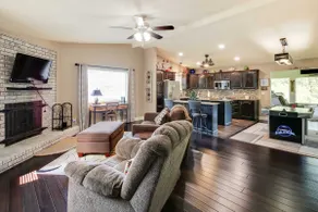 Lakefront Haven Near Oaklawn & Casino Resort! - Image 5