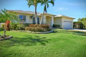 4BR Beach House _ Pool & Jacuzzi _ Beach Access - Image 2