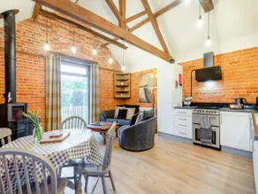Squirrel Barn - Image 4