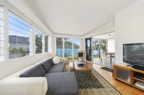 H2O Holiday Apartment Unit 14 - Image 2