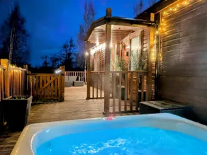 Lodge con jacuzzi y jardín | Vistas al lago - Image 5