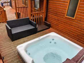 Lodge con jacuzzi y jardín | Vistas al lago - Image 3