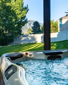 Hot Tub/ Pool Table/Mtn View/7500sqft - Image 2