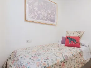 Apartment close Atarazanas Market and Larios St - Image 3