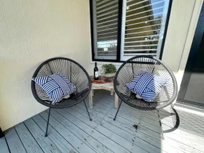 Sea Breeze On Carroll - Image 4