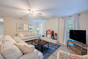 Historic Downtown Hideaway - Image 2