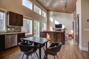 Modern Chalet Mt. Hood Village - Image 2
