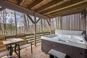 Upscale Mountain Home Near Trails - Image 2