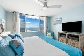 Oceanfront Gem, Walk to Beach/Town, AC, Elevator - Image 5