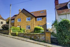 Charming Country Cottage near Cotswolds Sleeps 8 4 bathrooms Kineton Near M40 Gaydon - Inspire Homes - Image 5
