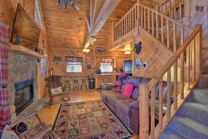 Helen Cabin w/ Deck & Hot Tub < 1/2 Mi to Main St - Image 4
