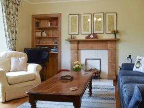Hill View House - Image 3