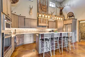Kansas Hunting Lodge: Pets & Large Groups Welcome! - Image 2
