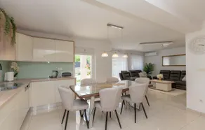 Stunning Home In Kamen Most - Image 4