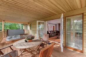 Willow Lodge, Hot Tub, Woodburner - Image 4