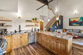 THE CLYDE – Your Cozy & Luxurious Mt. Hood Retreat - Image 4