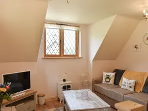 The Bee Hive - Image 4