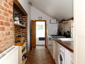 Box Cottage - Image 5