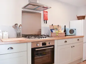 Carpenters Cottage - Image 5