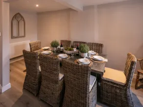 Yew Tree Cottage - Image 5