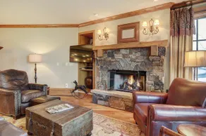 Luxurious 2 Bedroom Condo 50 Feet From The Slopes! condo - Image 4
