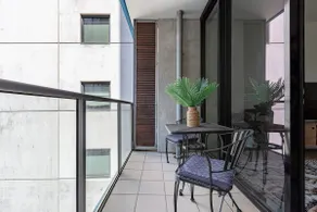 Bohemian marina-view NewQuay promenade apartment - Image 3