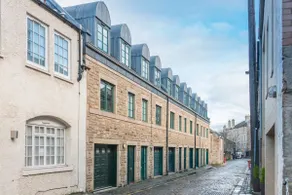 Lovely Mews house in the heart of the city with Garage - Image 5