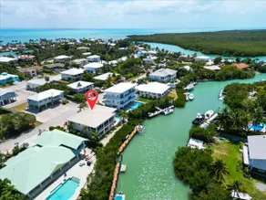 Angler & Ale~ Waterfront Pool Home, Hot Tub & 60' Dock! - Image 2