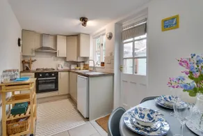 2 Bed in Aldeburgh oc-fsh - Image 3