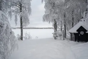 Private Lakeside Log Cabin with Sauna - Image 2