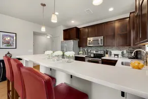 Modern Townhome Steps from the Brewery District! - Image 3