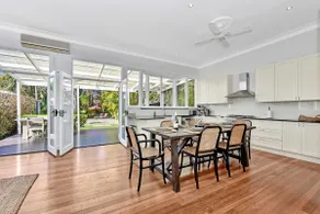 Tosca Elegant Merewether Beach House with Pool - Image 4