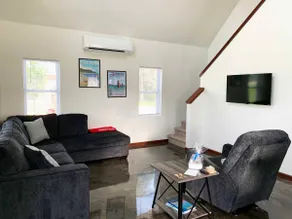 Beach Bungalow - Image 5