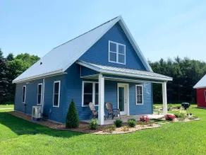 Beach Bungalow - Image 2