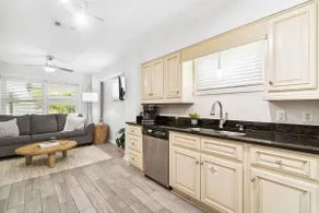 Opdateret Blue Mountain Beach Condo! Ideel til par og små familier 🌞 - Image 3